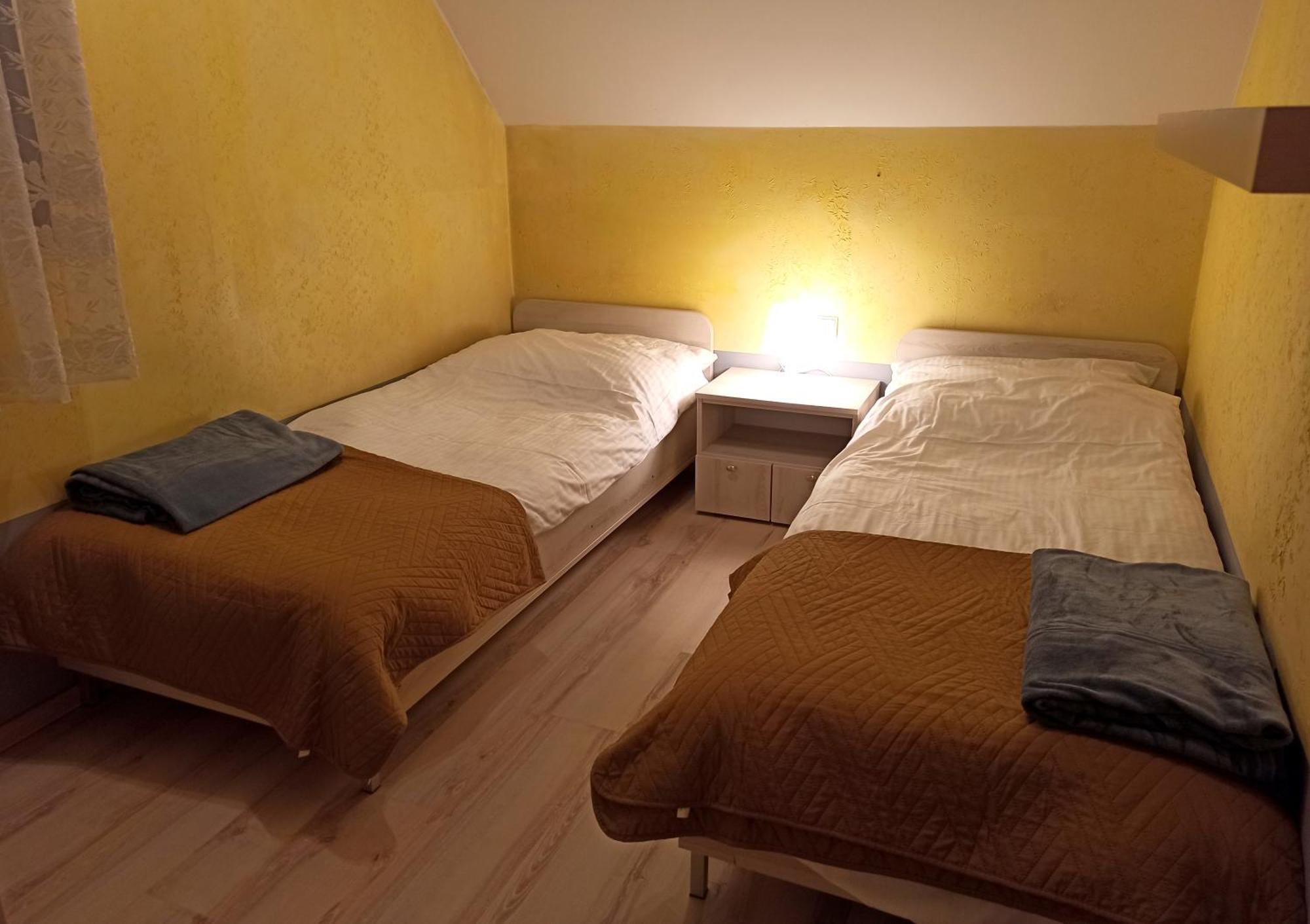 Apartaments Gory Niedzica Zamek Esterno foto