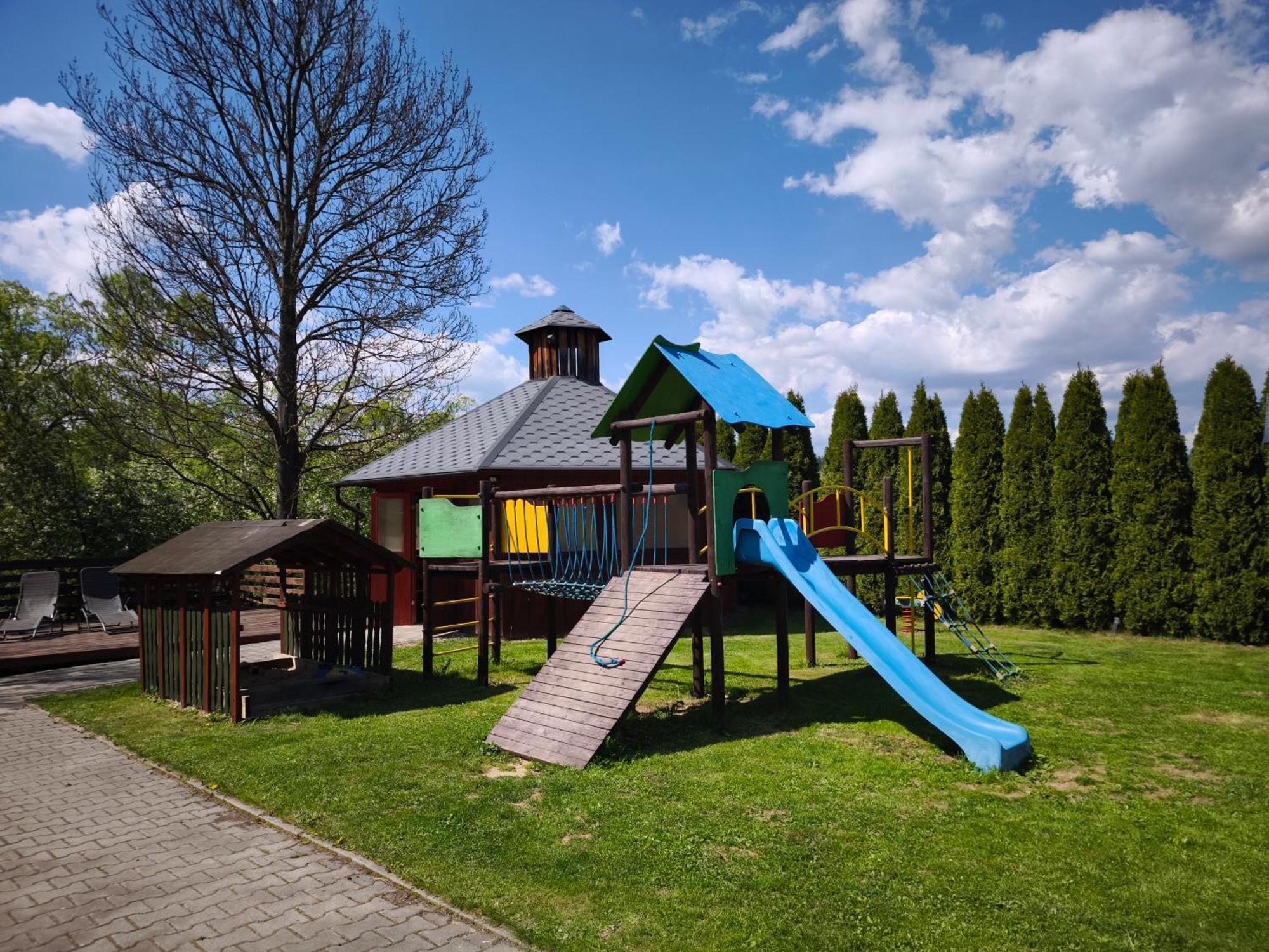 Apartaments Gory Niedzica Zamek Esterno foto