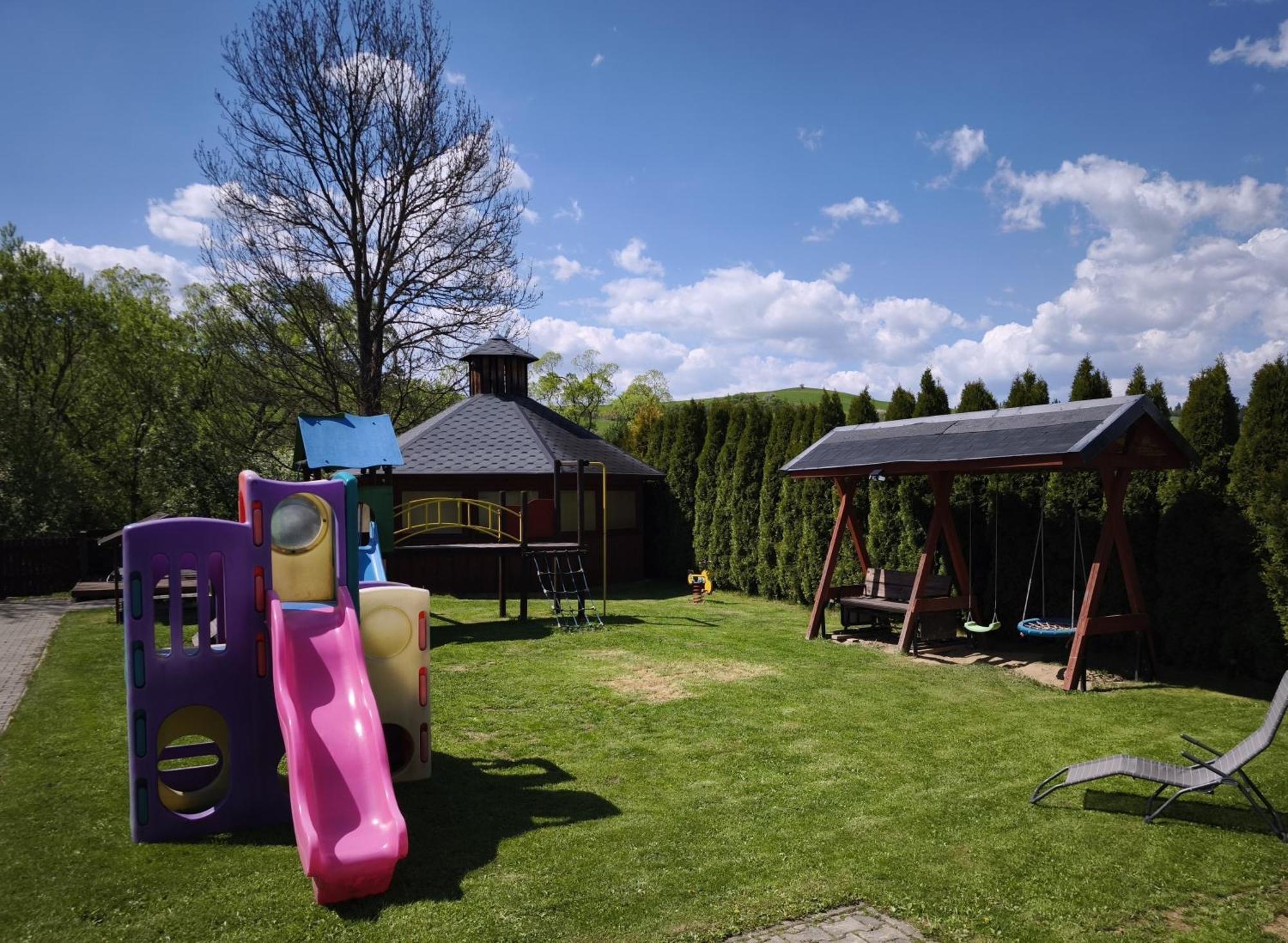 Apartaments Gory Niedzica Zamek Esterno foto